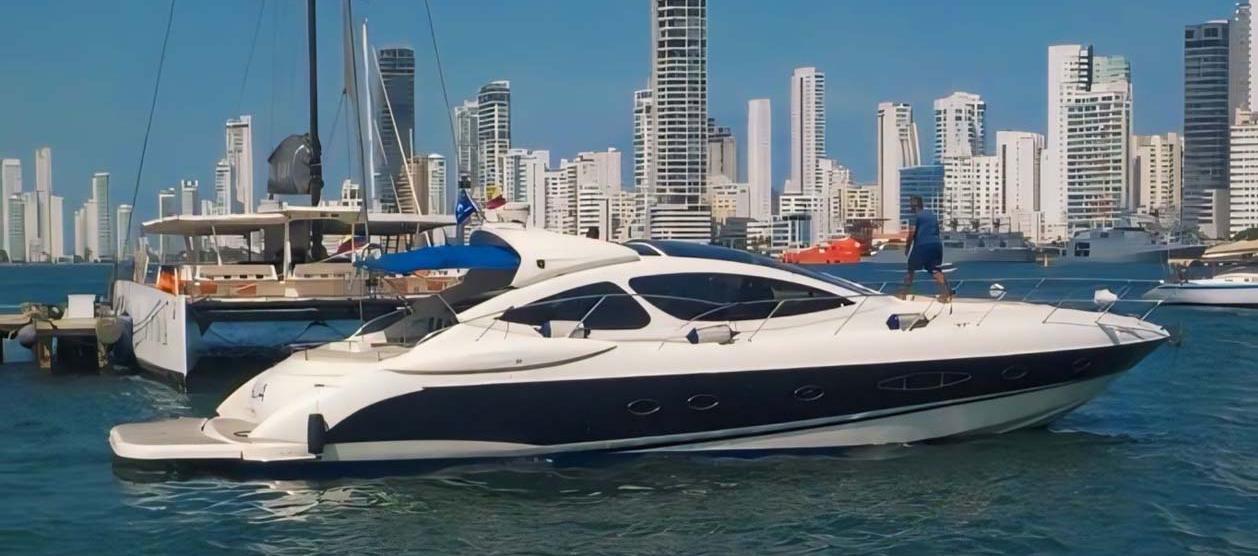 Turistas estadounidenses fueron rescatados tras hundimiento de yate en Cartagena