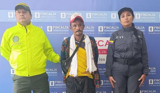 En medio de los tragos apuñaló a su hija por tener novio