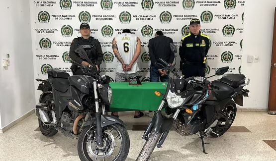 Par de jíbaros andaban armados y con moto robada en Floridablanca