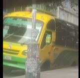 Un hueco le atascó la ruta a bus en la Calle 36 de Bucaramanga