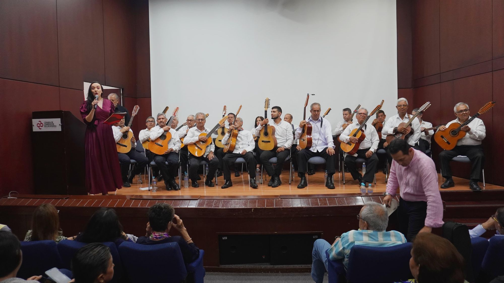 Notas armoniosas a ritmo de Concierto "El Tiple Vive"