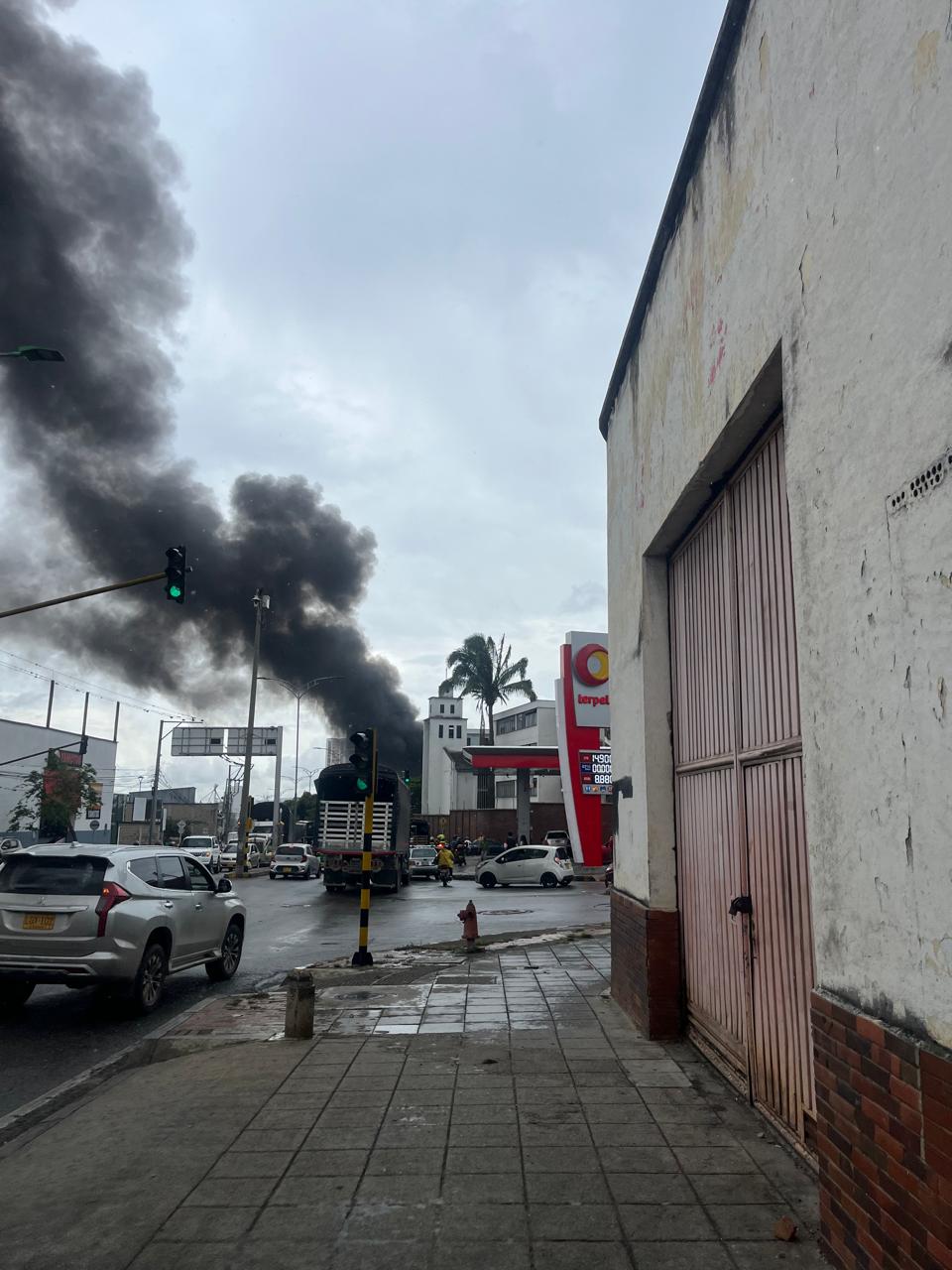VIDEO. ÚLTIMA HORA. Incendio en el Norte de Bucaramanga
