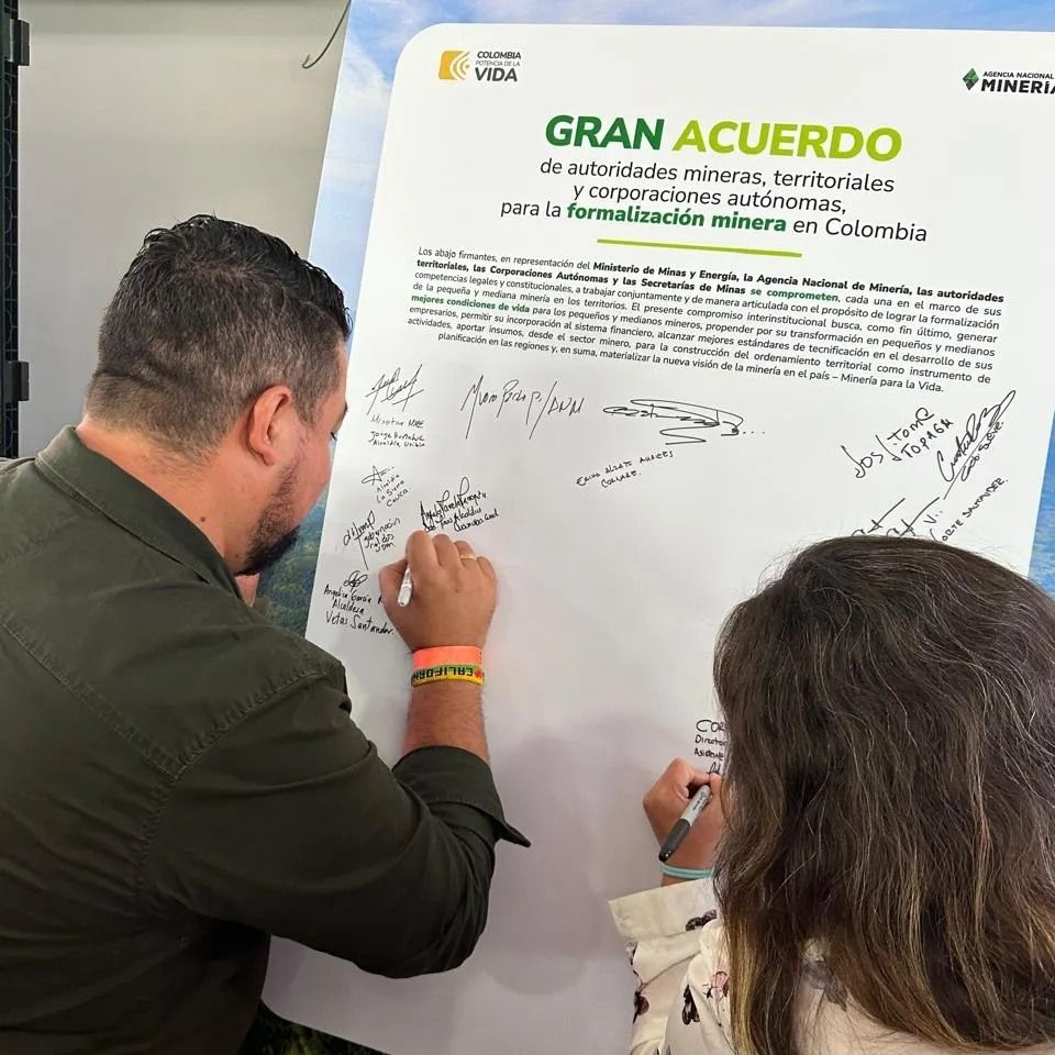 Alcalde de California encabezó histórico pacto por la formalización minera