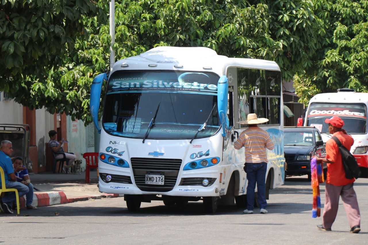 Crisis en Barrancabermeja: Falta de recursos afecta transporte escolar