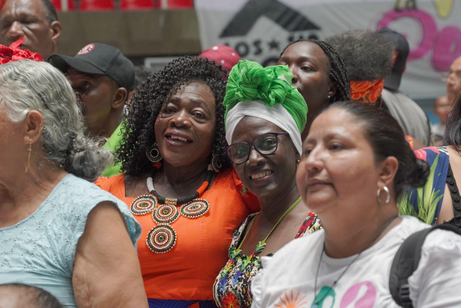 Gobierno fortalece vínculos con comunidades populares en Cali