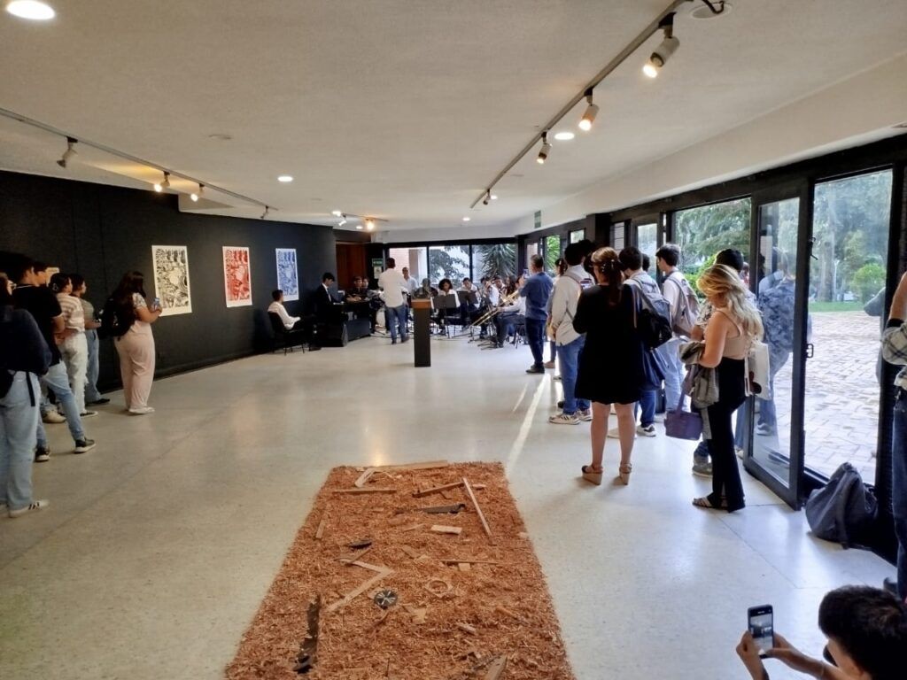 Arte y música se fusionan: Exposición de lutieres en la UIS