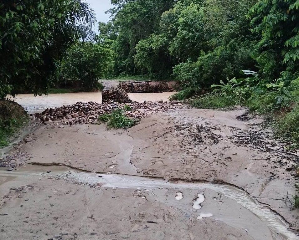 Más de mil afectados por derrumbe de puente en El Peñón (S)