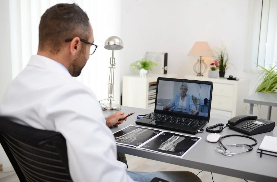 Santander apuesta por la telemedicina y Plan Bienal para la Salud