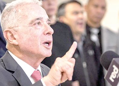 Expresidente Uribe condena matanza de soldados y policías
