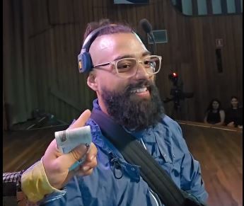 A punta de 'vaca' le repusieron el celular robado al productor de 'SUSO' en Bucaramanga