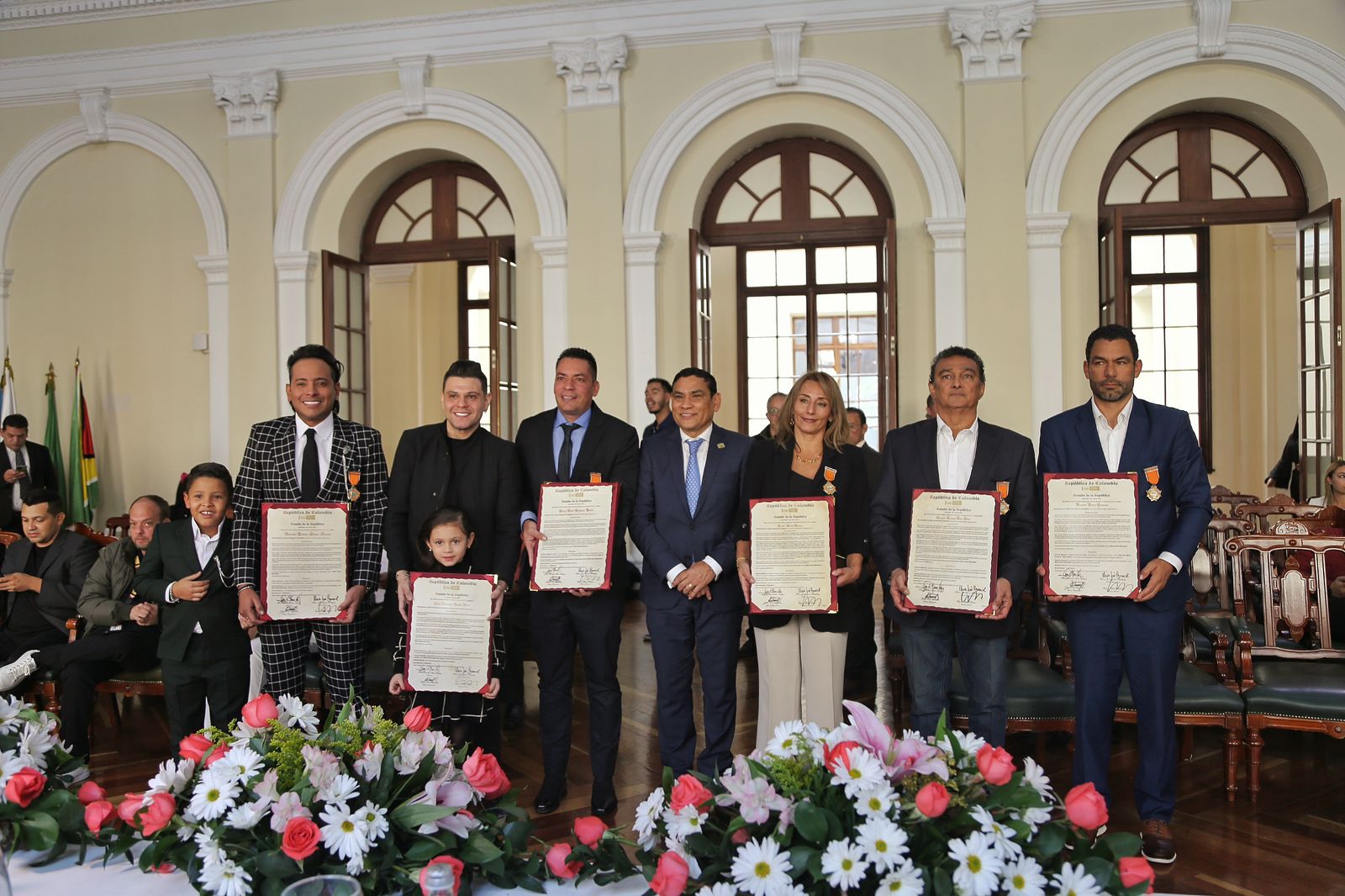 ‘Luisfer’ Cuello y Eusebio Vera: dos colombianos con alma bumanguesa fueron condecorados por el Congreso