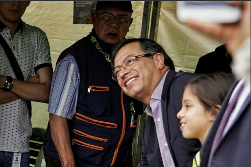 Petro lo volvió a hacer: dejó clavados y esperando a los santandereanos