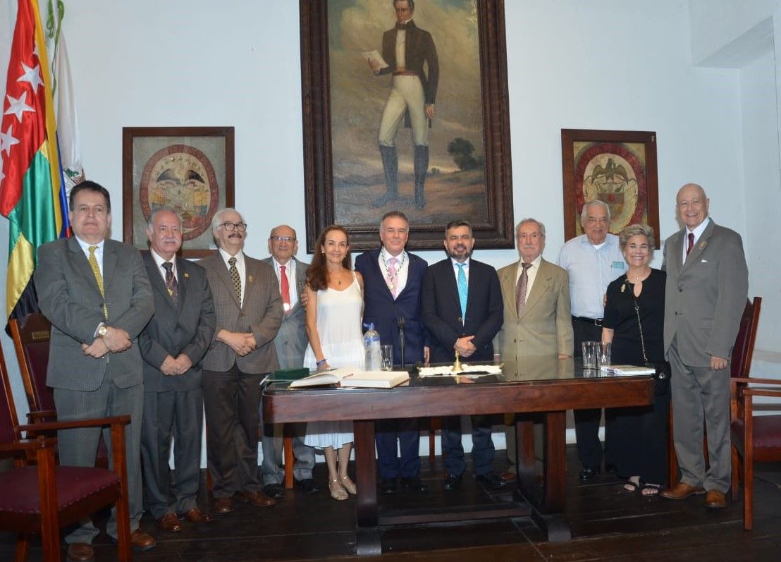 Miembro correspondiente Academia de Historia Santander