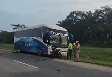 Dos muertos tras accidente entre un Copetrán y una moto, en la vía Bucaramanga – San Alberto
