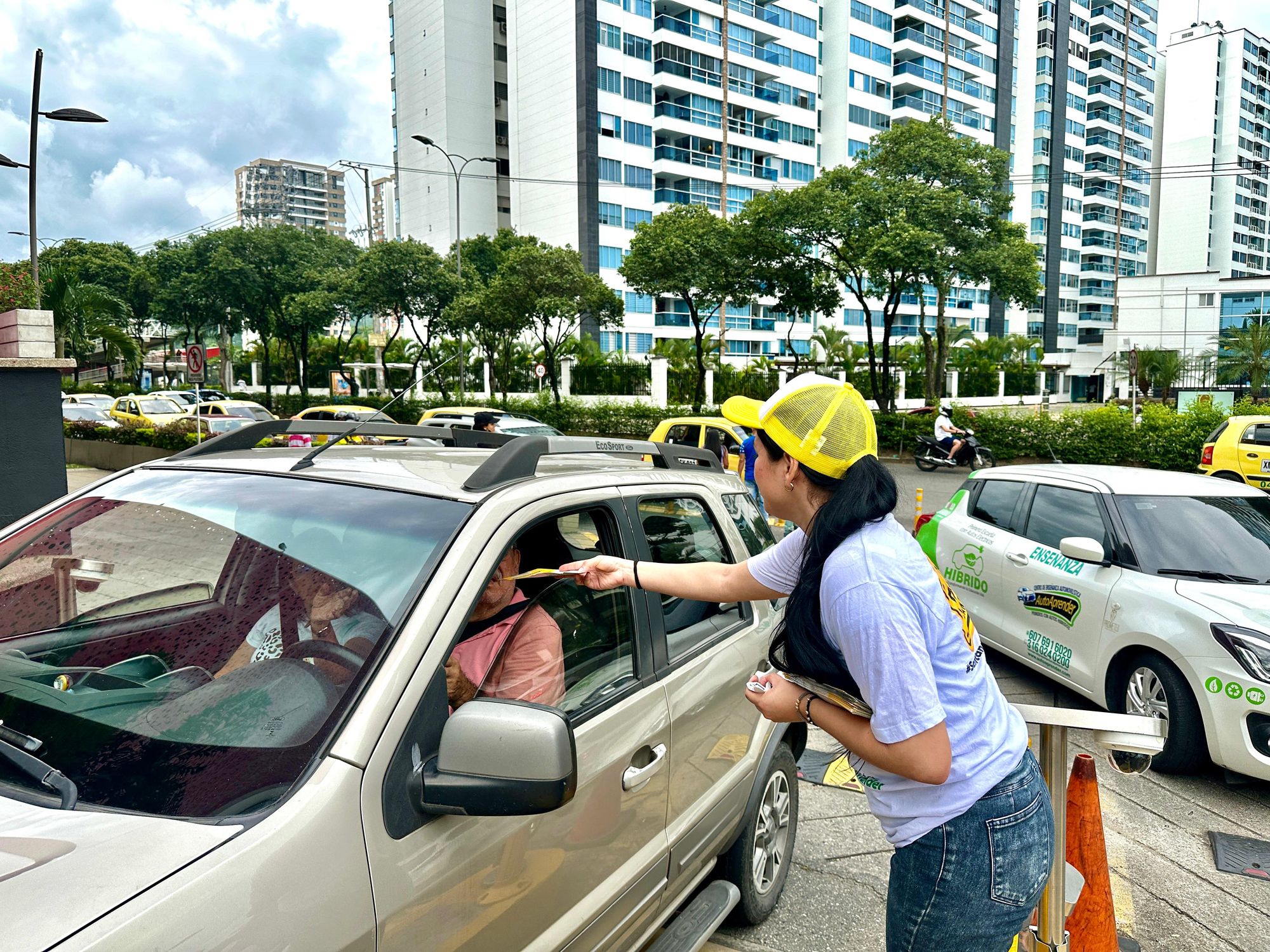 Campaña "Me quedo en casa" logró aumento del 36% en matrículas de vehículos en Santander