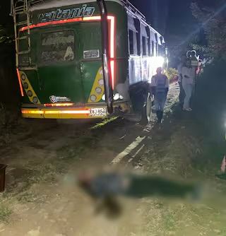 Hombre murió al bajarse de un bus en Matanza