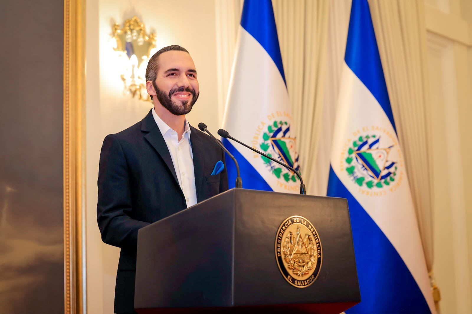 El mundo aplaude reelección del presidente de El Salvador