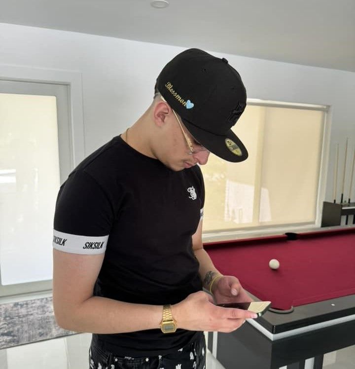 Blessmon presenta su sencillo ‘Blessi’