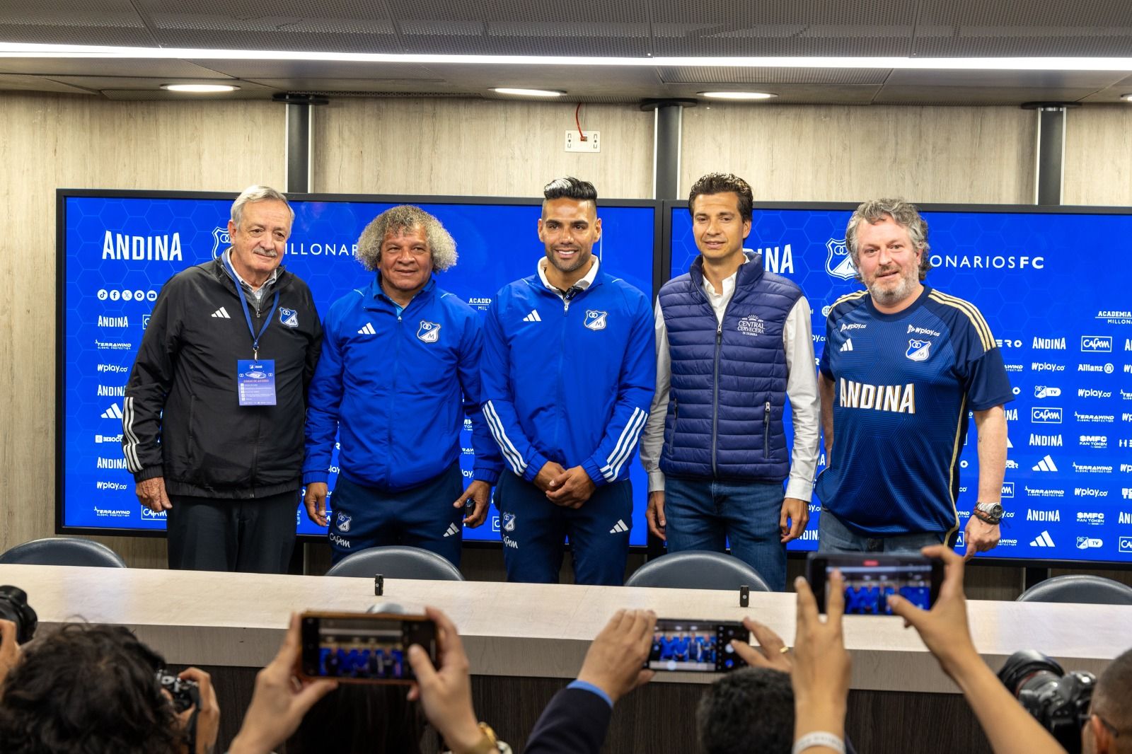 Noche histórica en presentación oficial de Falcao García