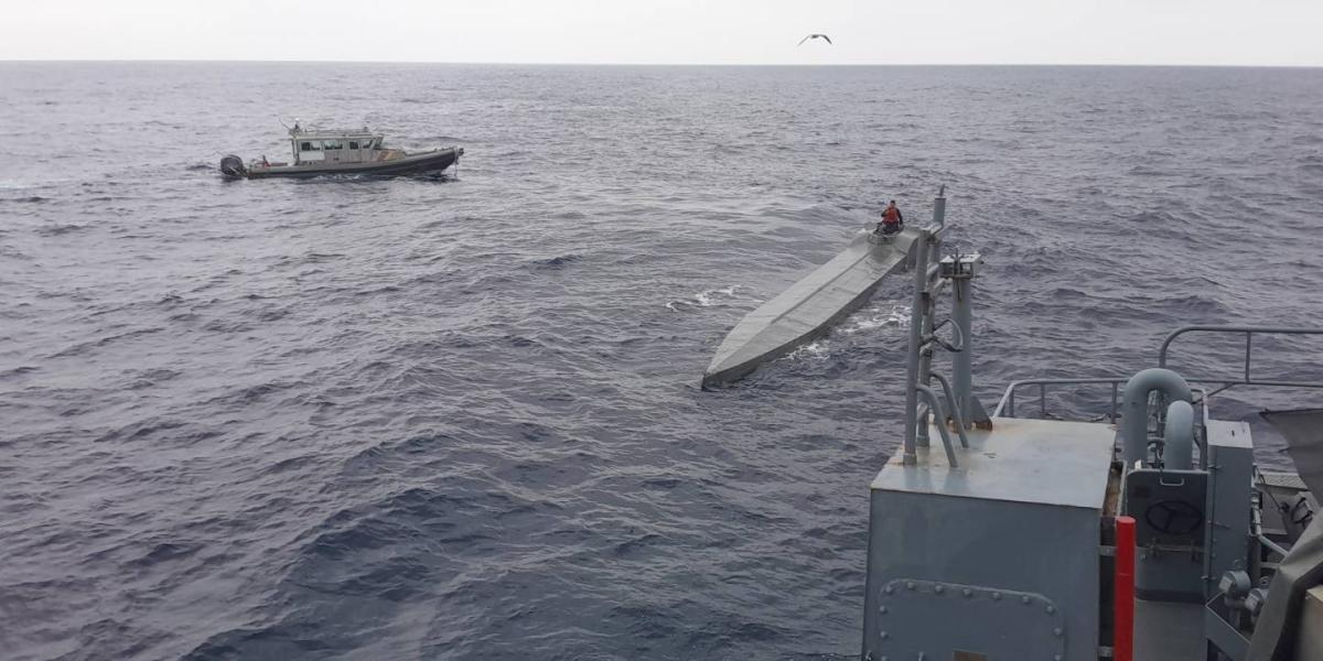 Incautan cargamento de cocaína oculta en un barco mercante en el puerto de Buenaventura