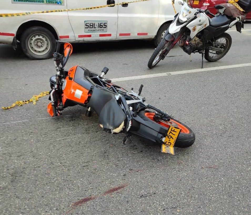 A ESTA HORA: motociclista pierde la vida en la vía Piedecuesta – Bucaramanga (Video)