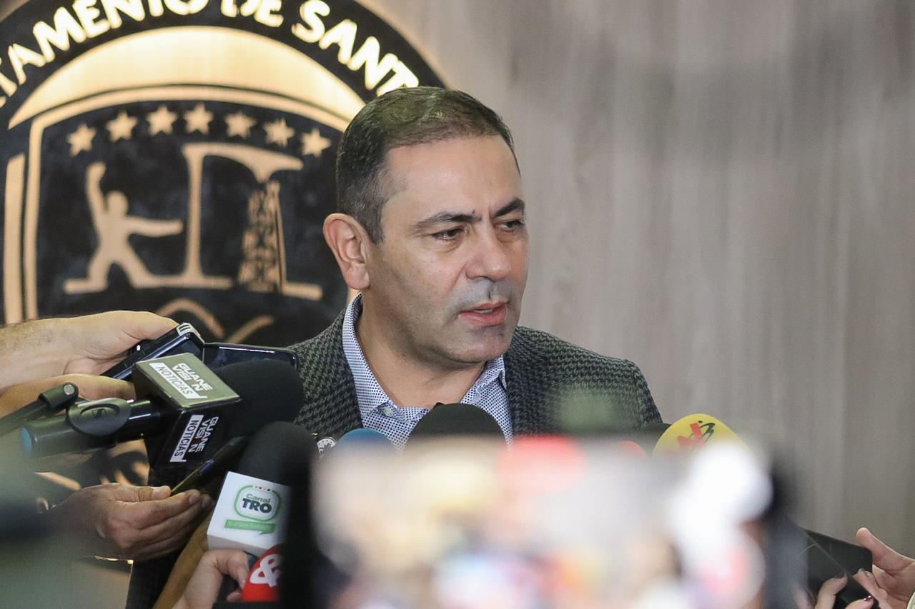 Gobernador Juvenal Díaz Mateus propone mega inversión para mejorar vías en Santander