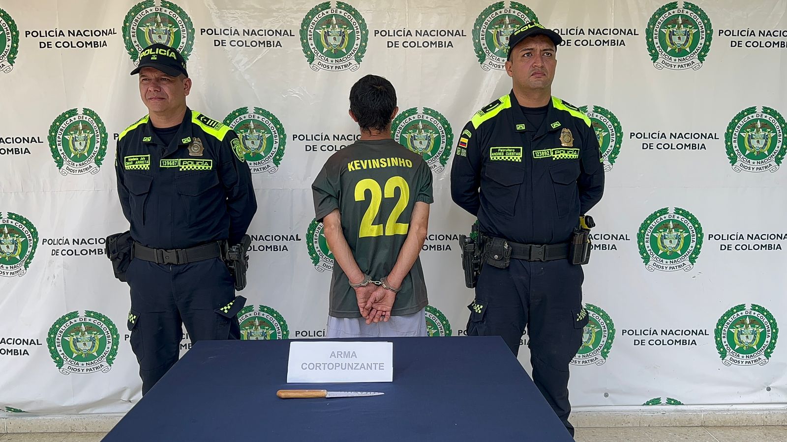 A cuchillo intentó evitar a la Policía en Bucaramanga