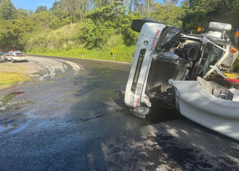 Restauración del río Suárez tras derrame de ACPM podría durar 4 semanas