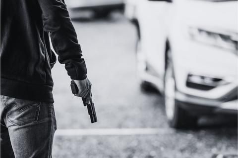 Asesinan a hombre en parqueadero de McDonald's en Cali; dos detenidos tras enfrentamiento con la Policía