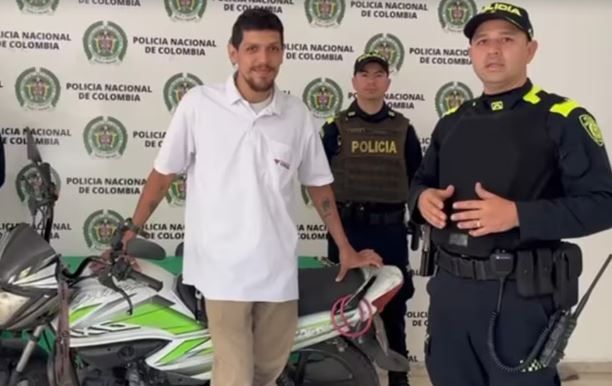 Moto robada fue recuperada en zona boscosa de Floridablanca