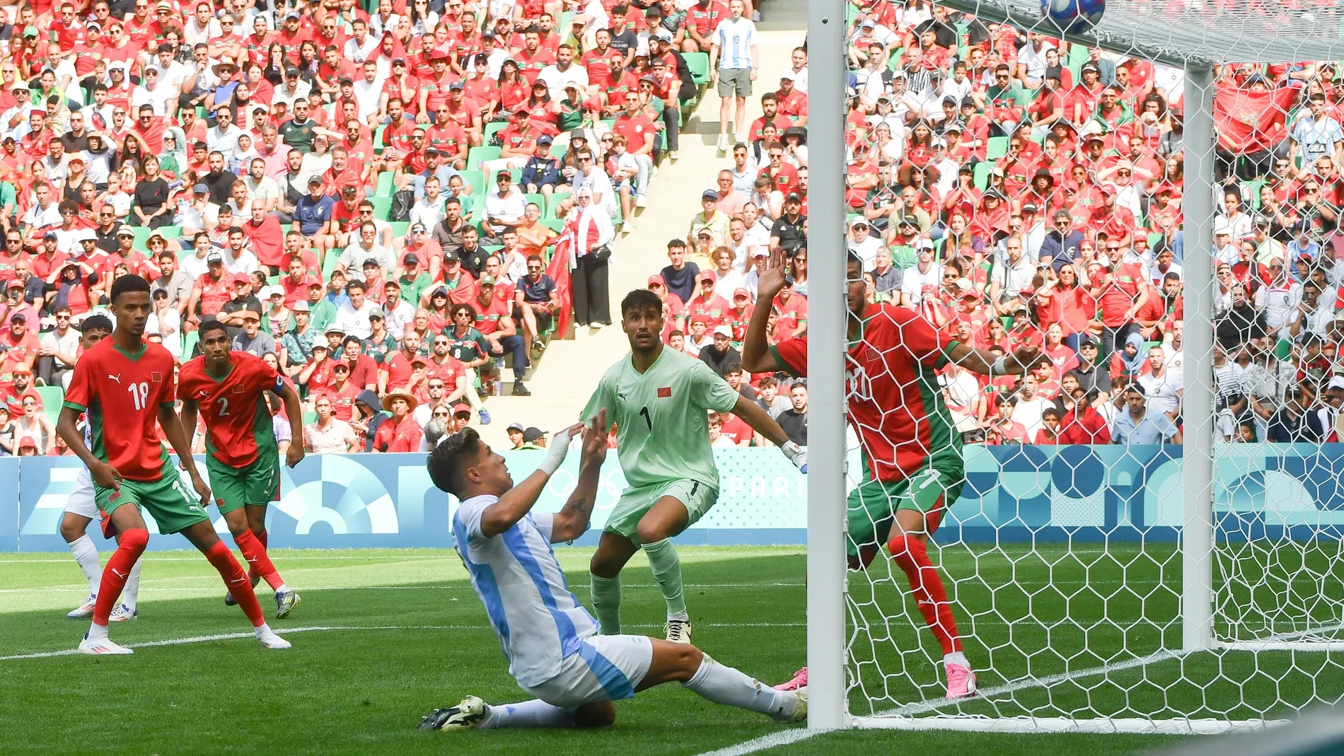 Argentina pierde ante Marruecos en los Juegos Olímpicos tras gol anulado por el VAR y suspensión prolongada