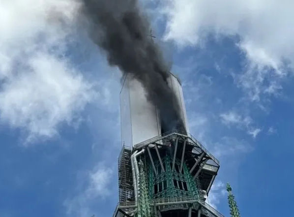 VIDEO. Incendio afecta la catedral Notre Dame