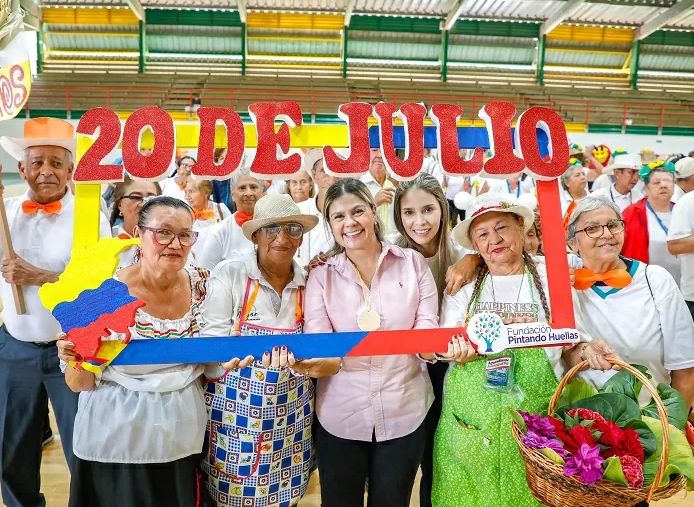 Centros Vida de Floridablanca festejan el Día de la Independencia