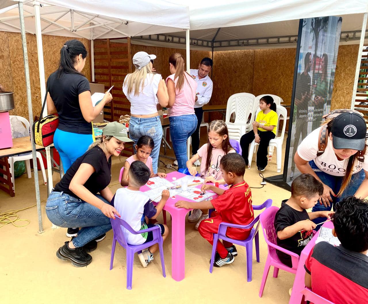 Barrio Miraflores recibe la oferta institucional de la Gobernación de Santander