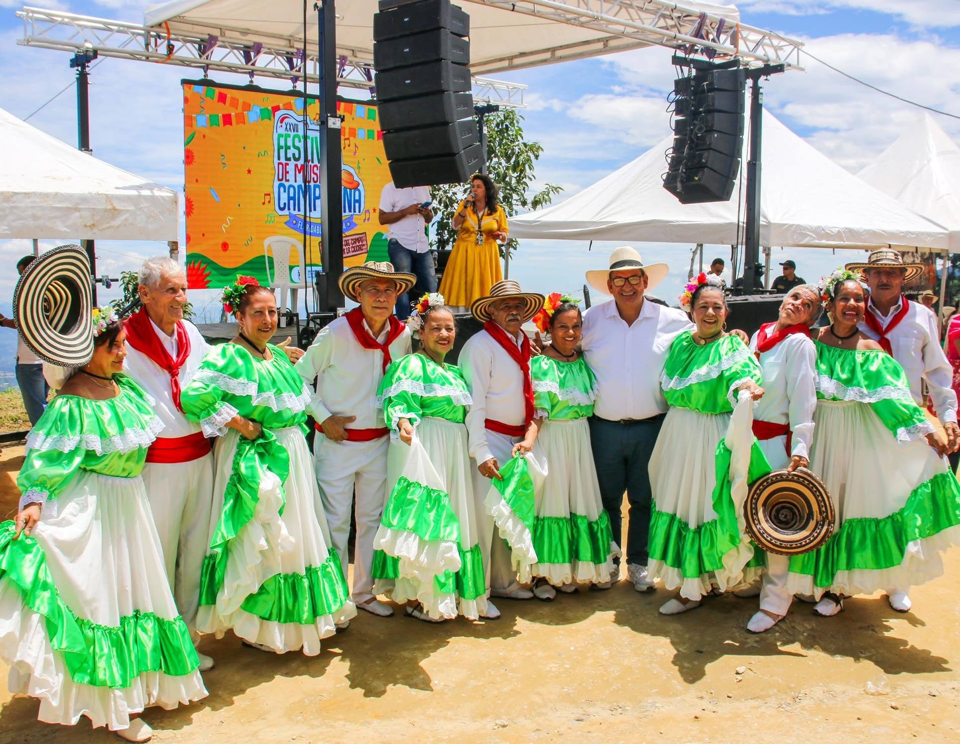 En la Vereda Casiano Bajo el Festival de Música Campesina