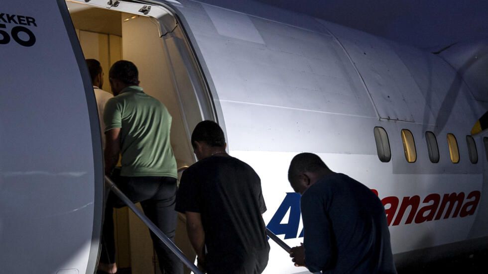 Panamá deporta a primer grupo de migrantes colombianos del Darién, incluido un presunto miembro del Clan del Golfo