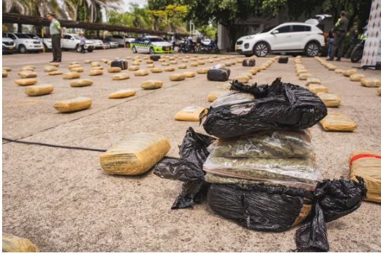 Jíbaros abandonaron en una camioneta 260 kg de su llicta mercancía