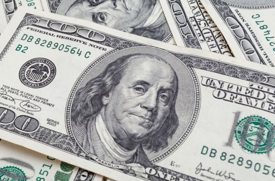 Precio del dólar cerró en $4.065