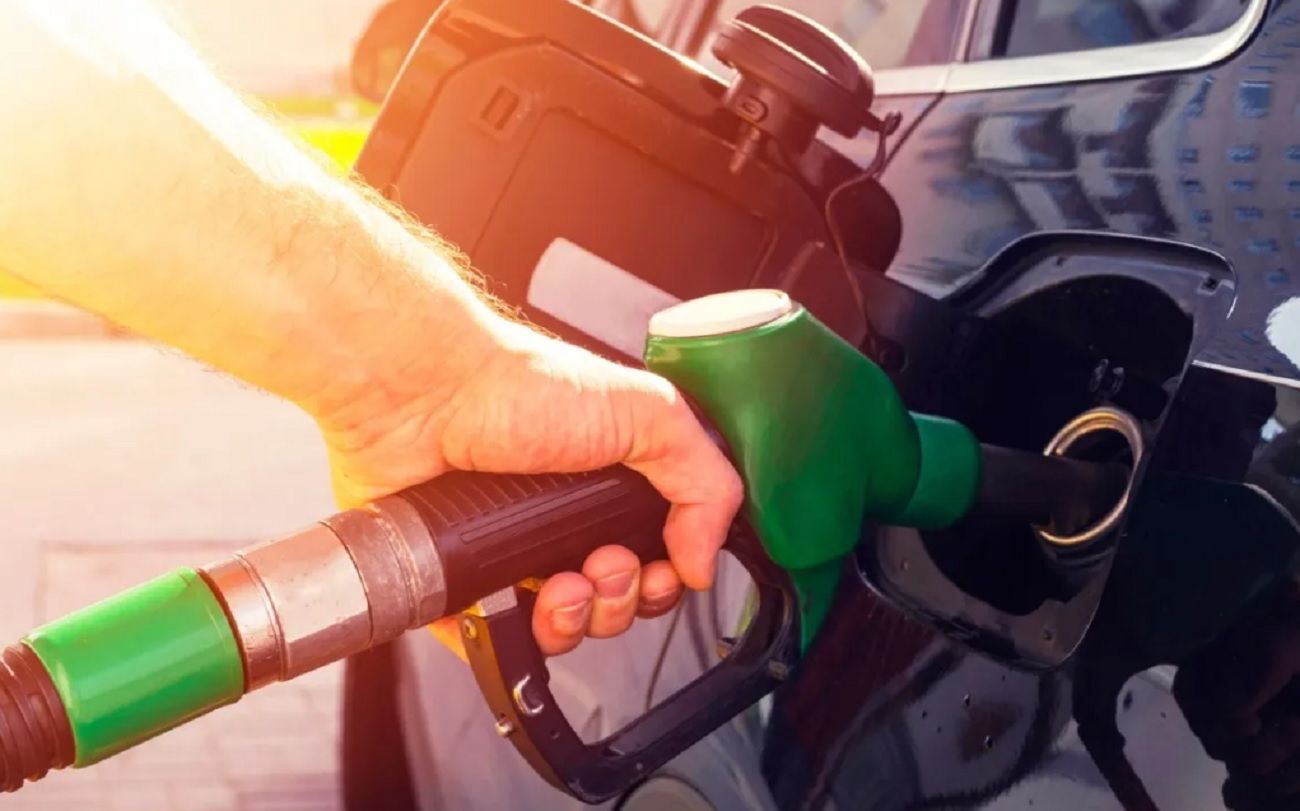 Duro golpe al bolsillo con alza de gasolina y Diésel