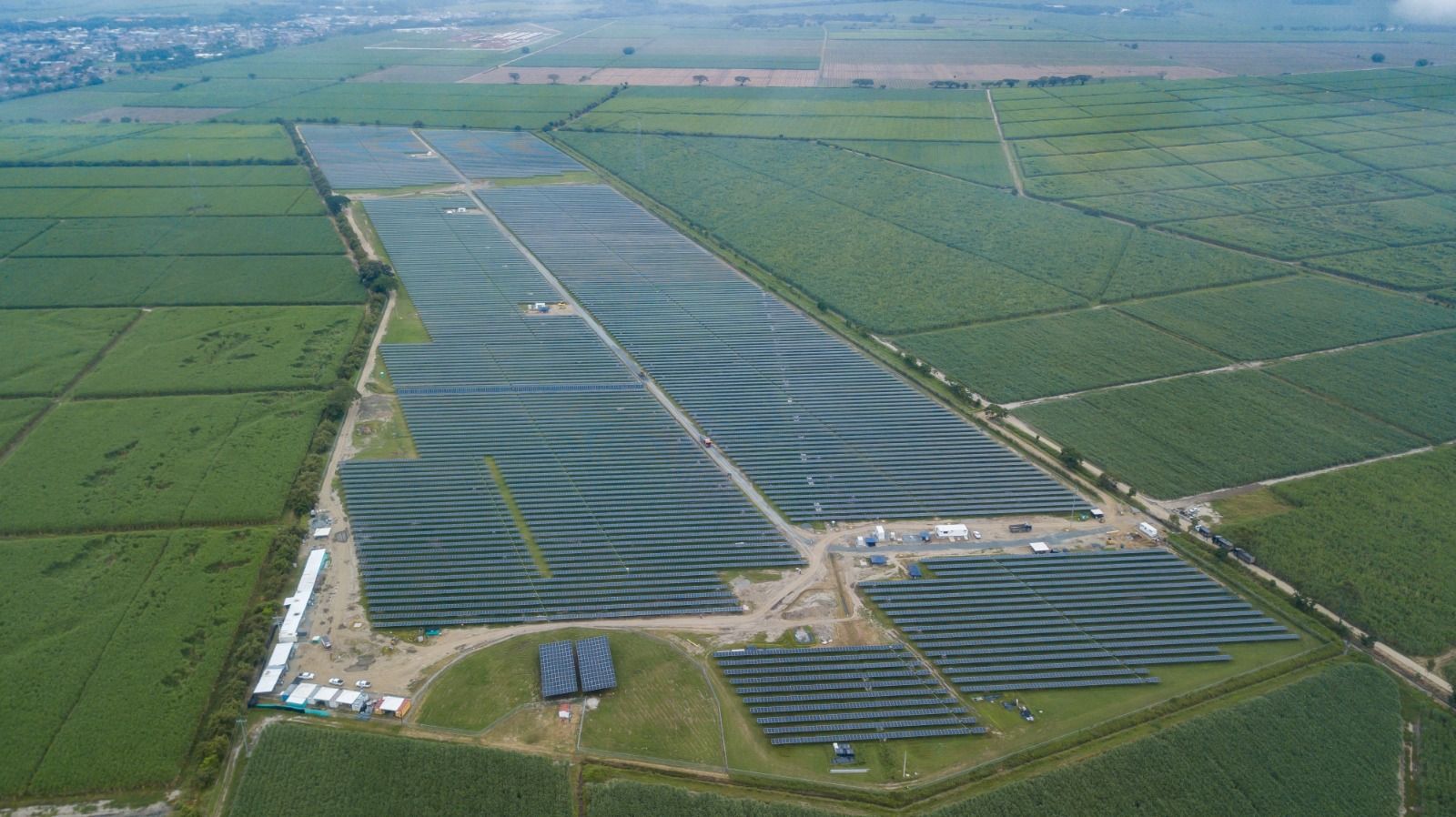 Entregada megagranja de energía solar para proveer zona industrial