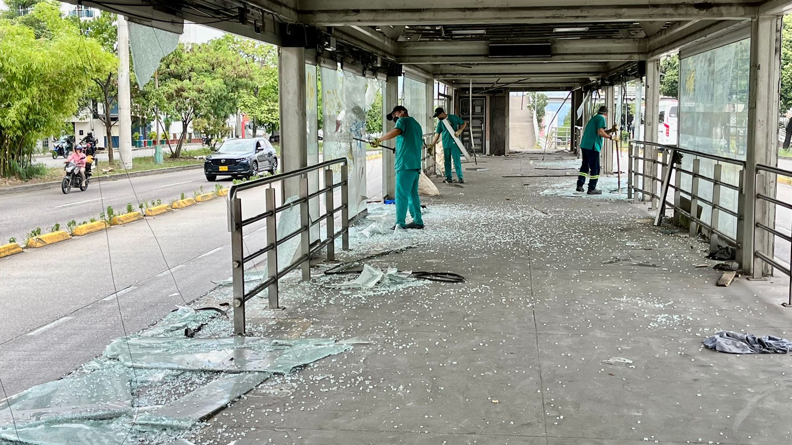 Ataque vandálico a estaciones de Metrolínea en Floridablanca