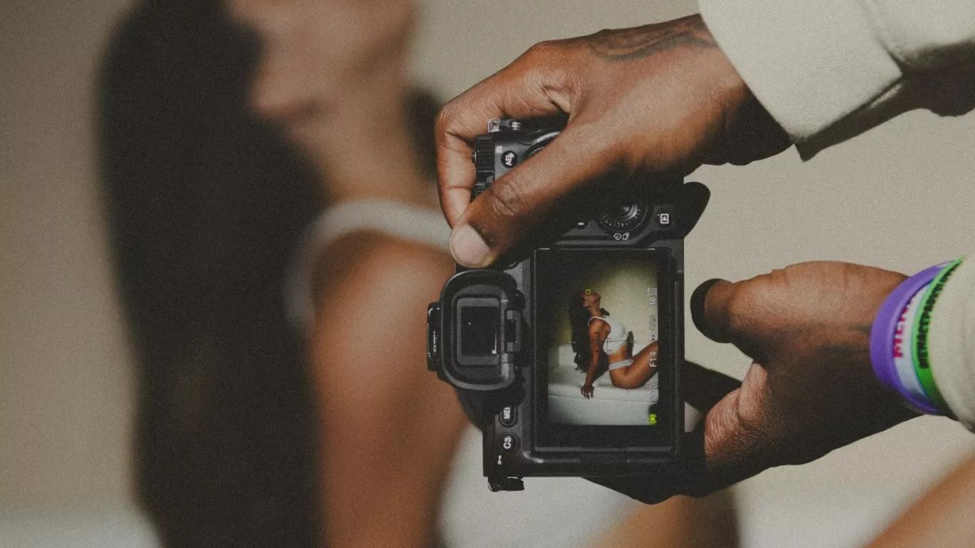 Caen dos mujeres por vender contenido sexual de sus hijas menores de edad