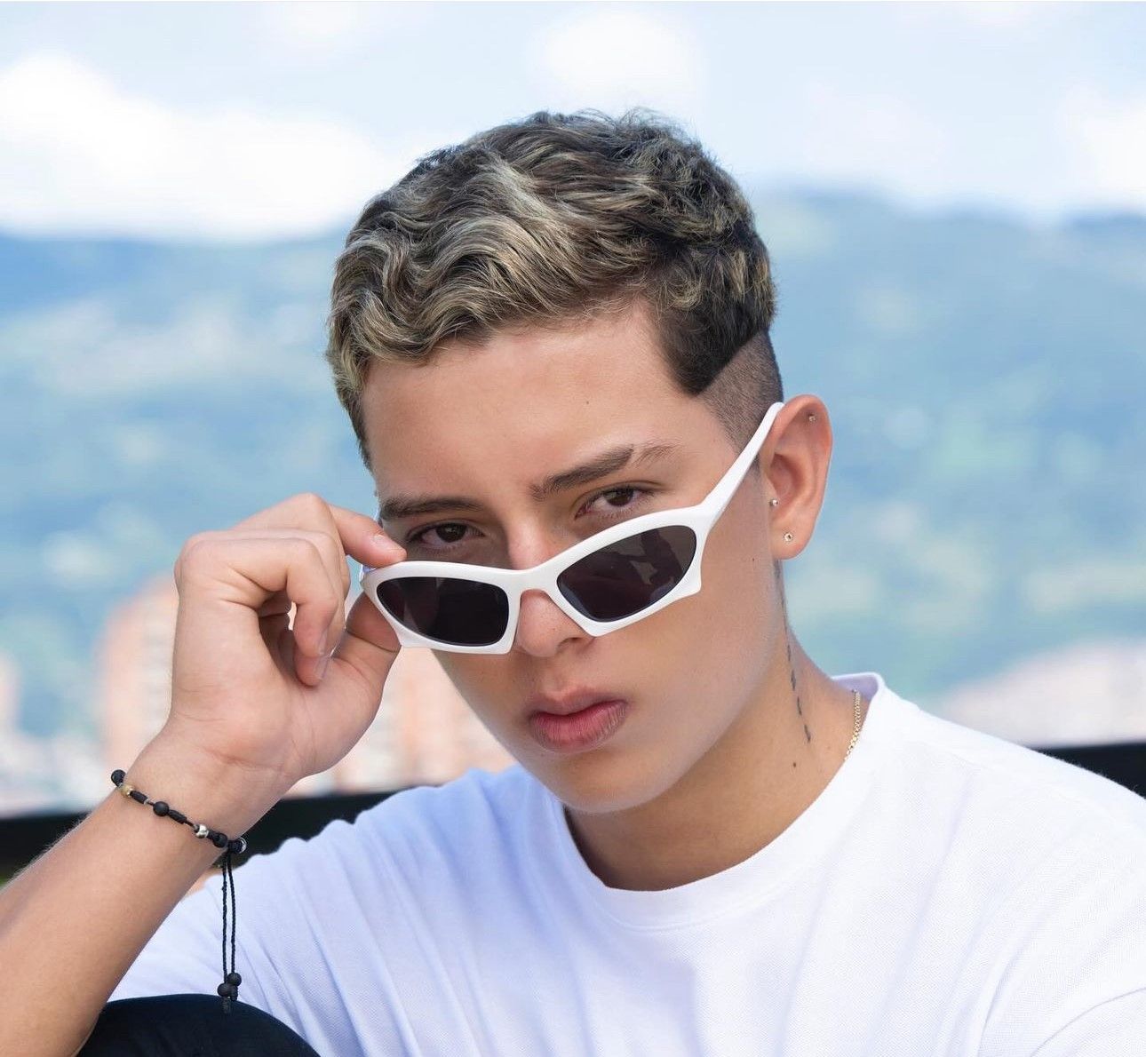 Con “Algo Contigo” Yosoyarango debuta en la música