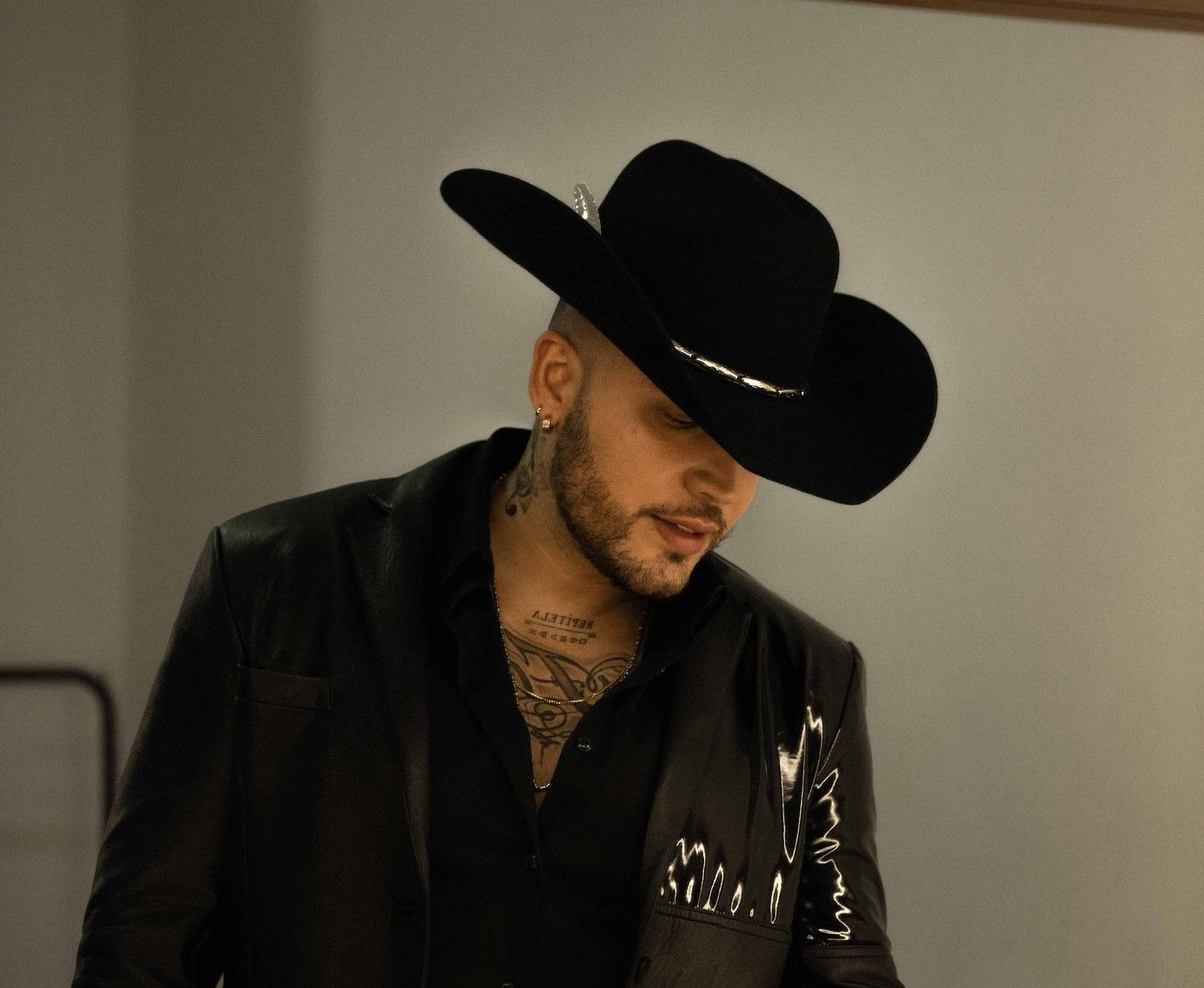 Jessi Uribe presenta “Si Ya Me Voy”