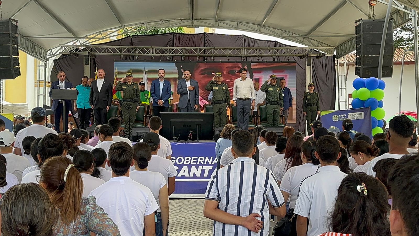 Apoyo institucional : 120 jóvenes llegarán como auxiliares de Policía a Bucaramanga