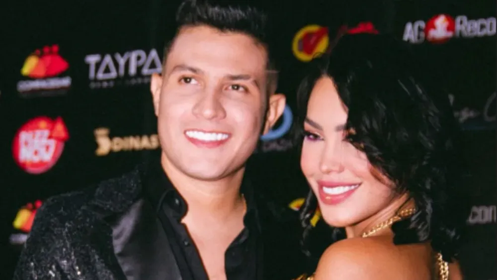 Ana del Castillo acepta propuesta de matrimonio de Chide García en el Festival de Verano