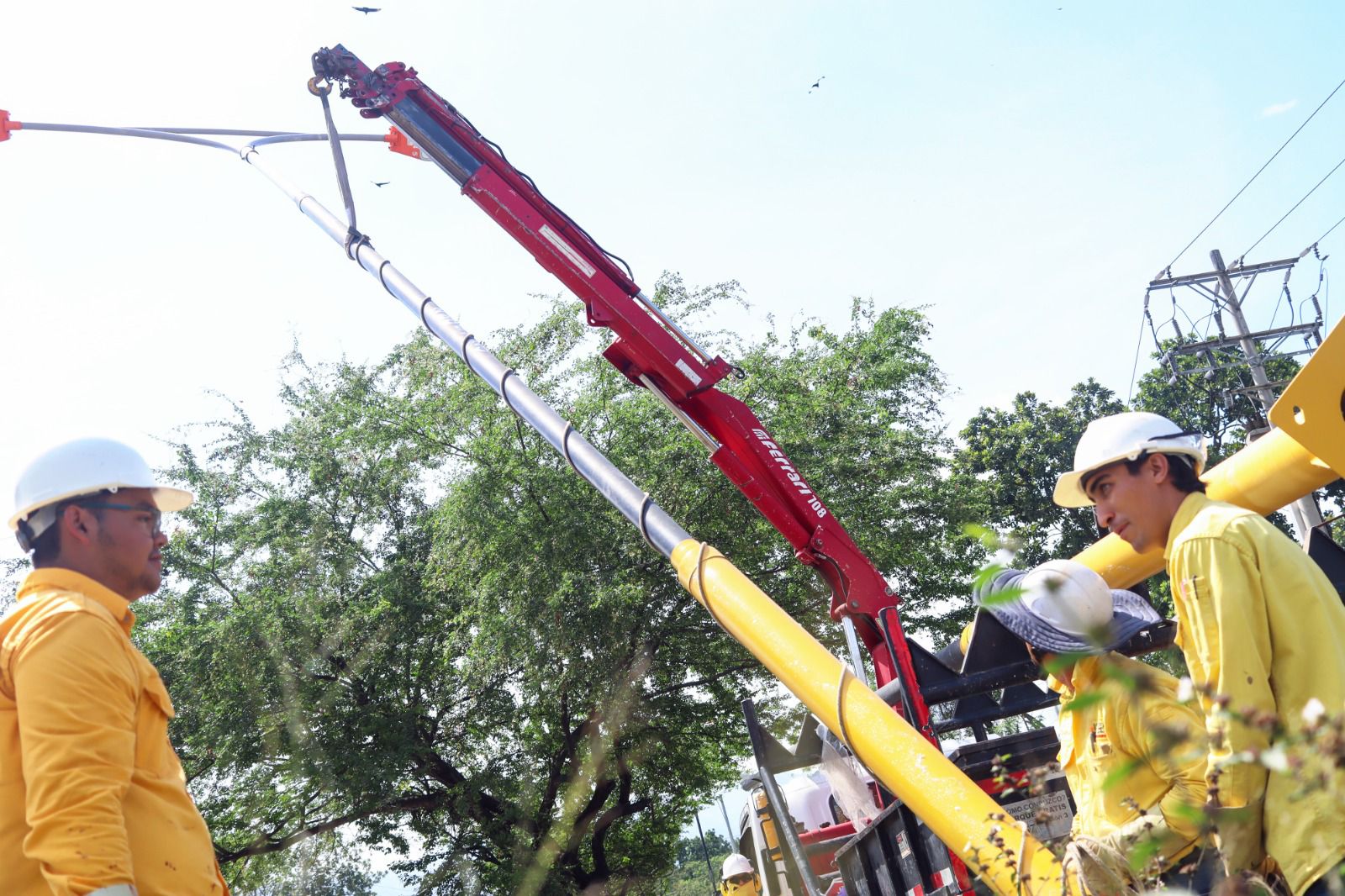 Avanza el proyecto ‘Iluminando Girón’ con 18 nuevas luminarias