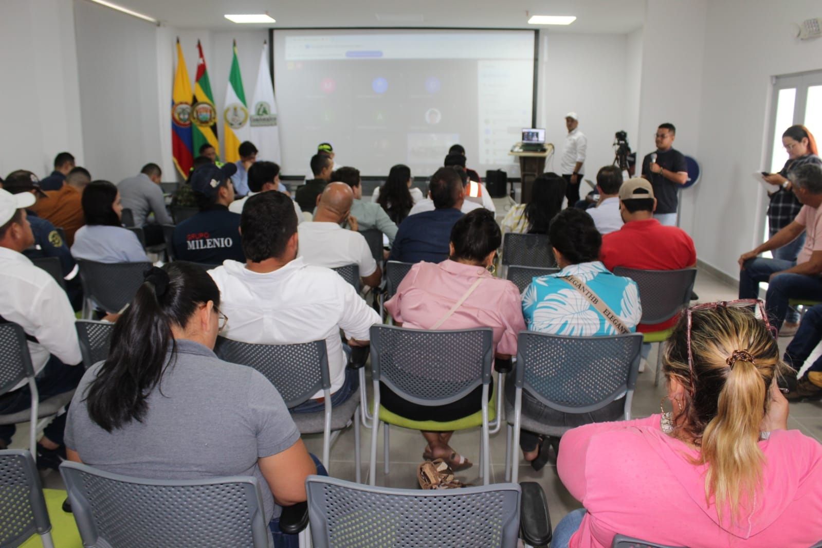 Tras nueve horas de diálogo levantan protestas en el peaje de Sabana de Torres