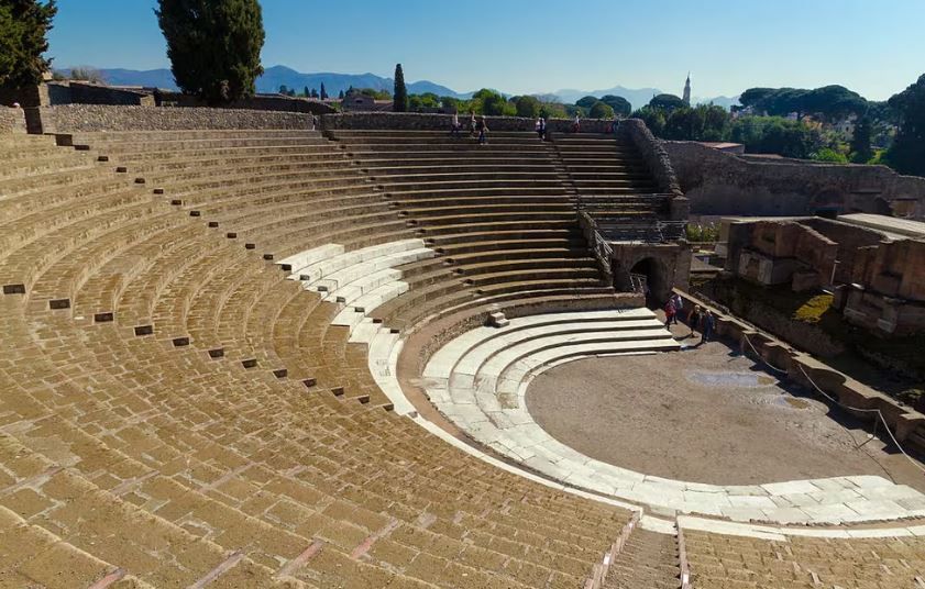 El Teatro Grande de Pompeya fue alquilado por Madonna para celebrar su cumpleaños