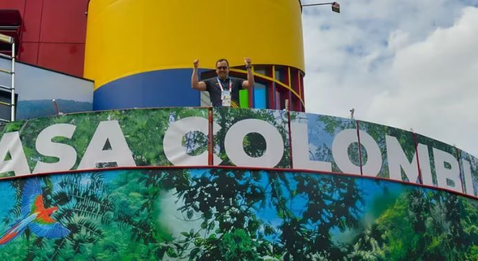 Colombianos llevaron pines para vender durante los Olímpicos en París